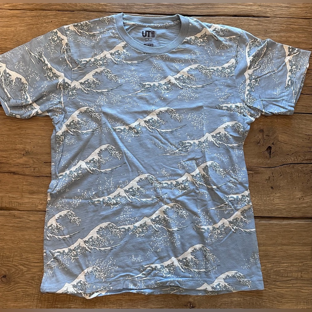 Uniqlo Men’s Hokusai Graphic T-Shirt